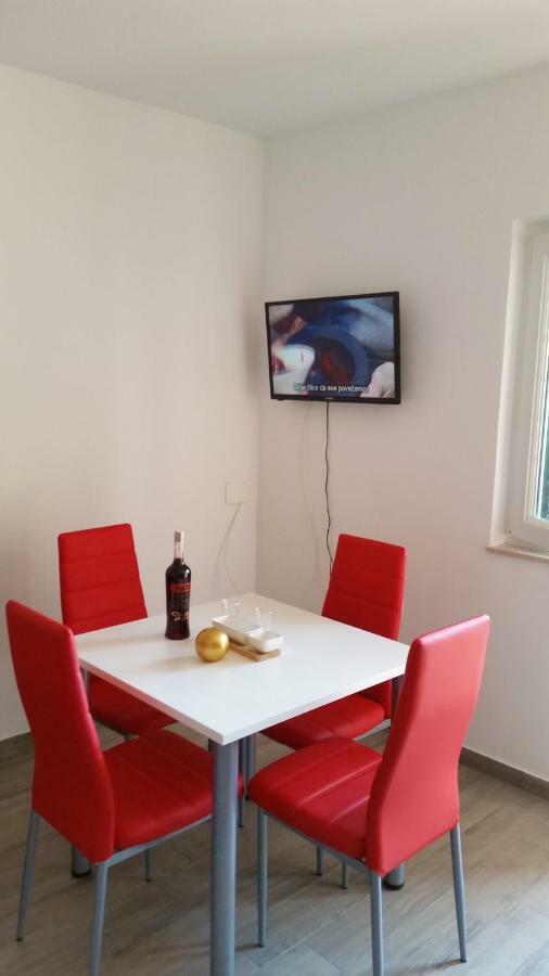 Poljica  Apartments J&K מראה חיצוני תמונה